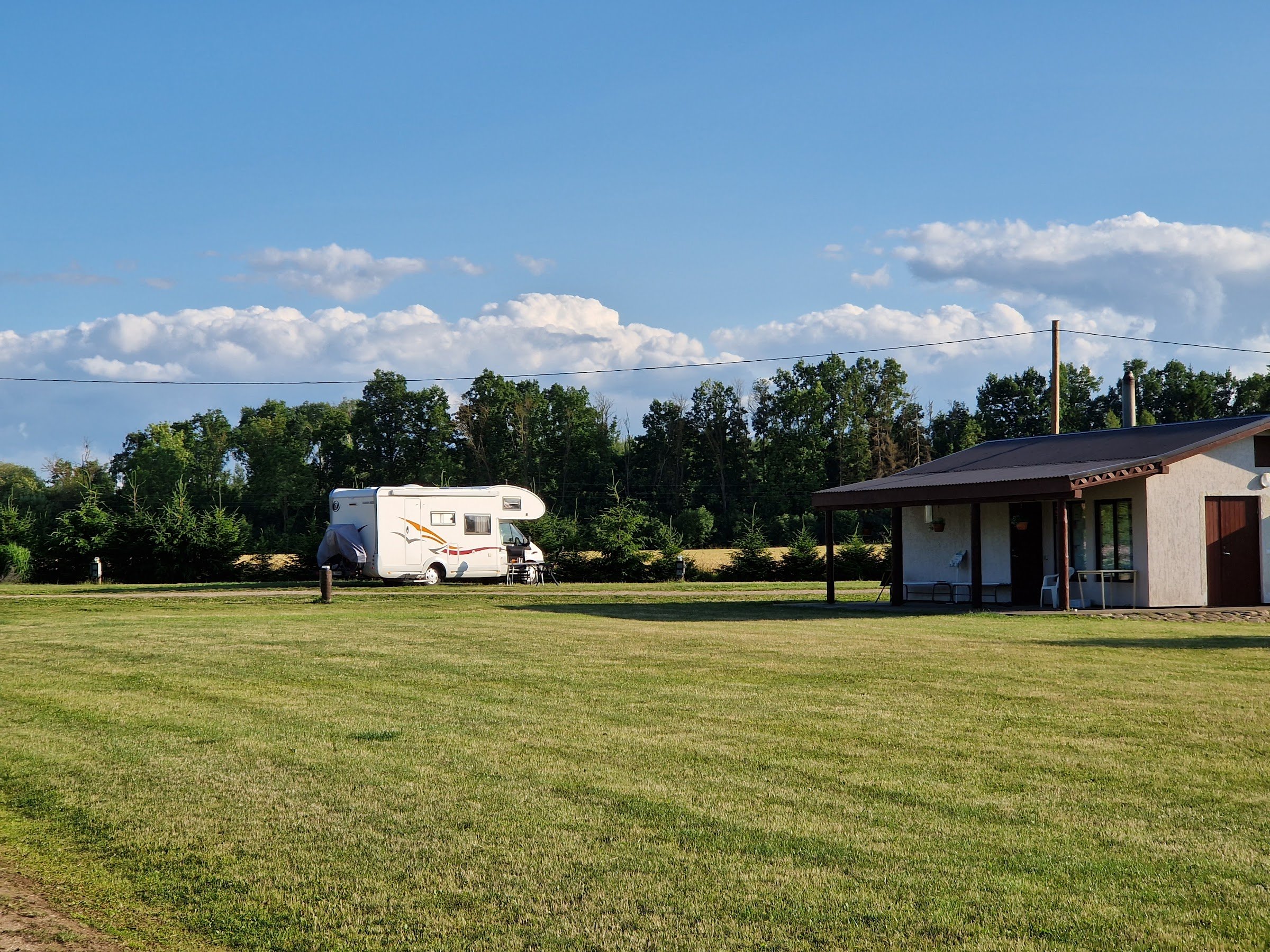 Rundāles Atpūtas Centrs (Rundale Camping)